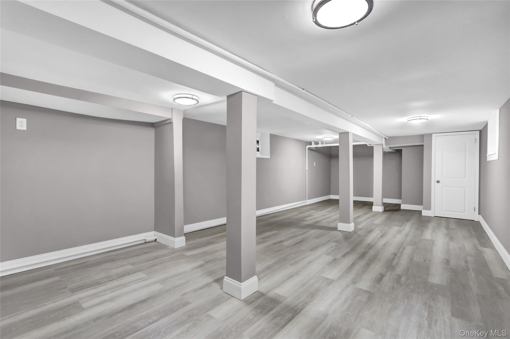 62-22 80th Road, Glendale, NY 11385