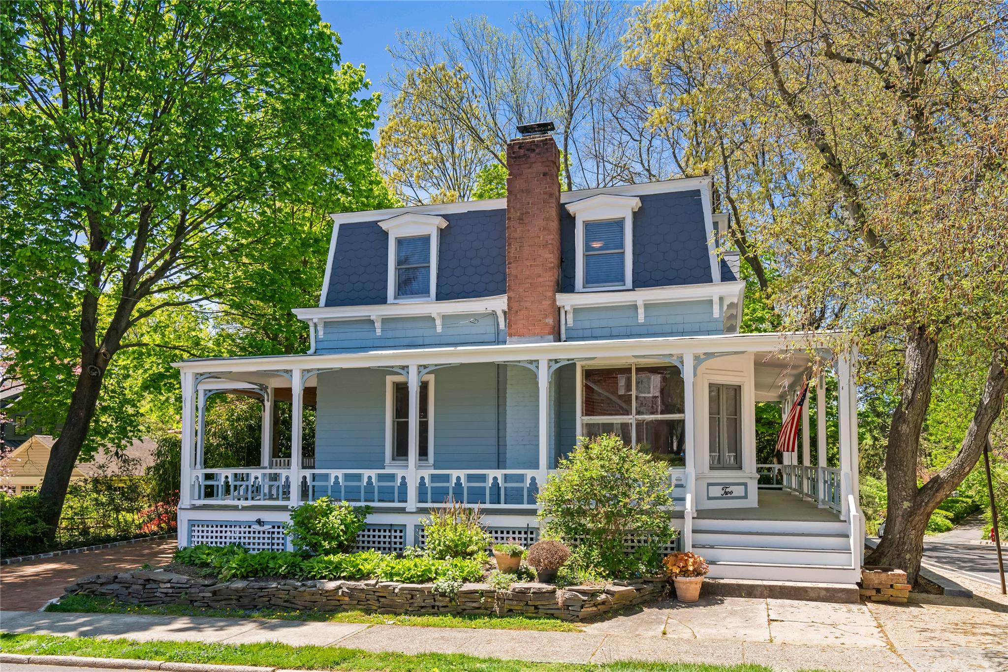 2 Glenlawn Avenue, Sea Cliff, NY 11579