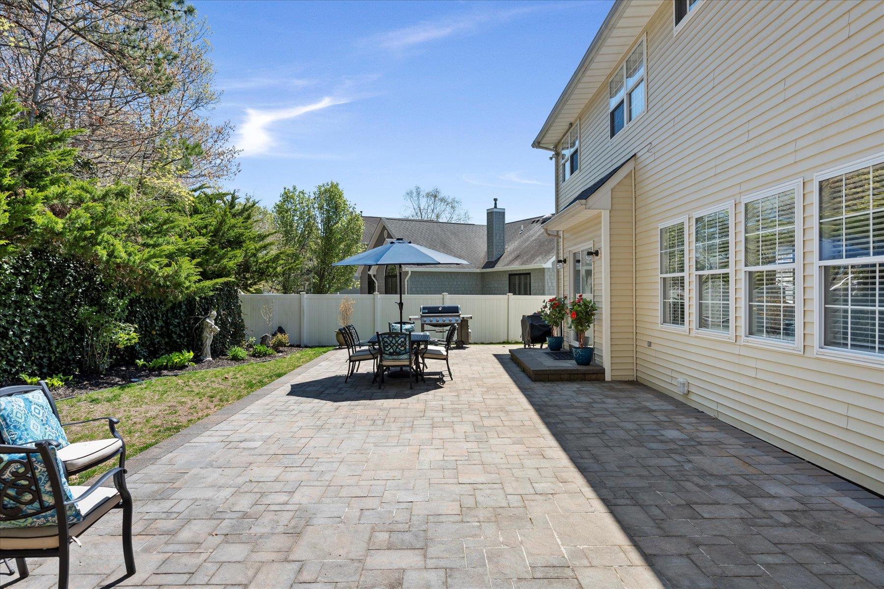 40 Shadyview Crossing, Manorville, NY 11949