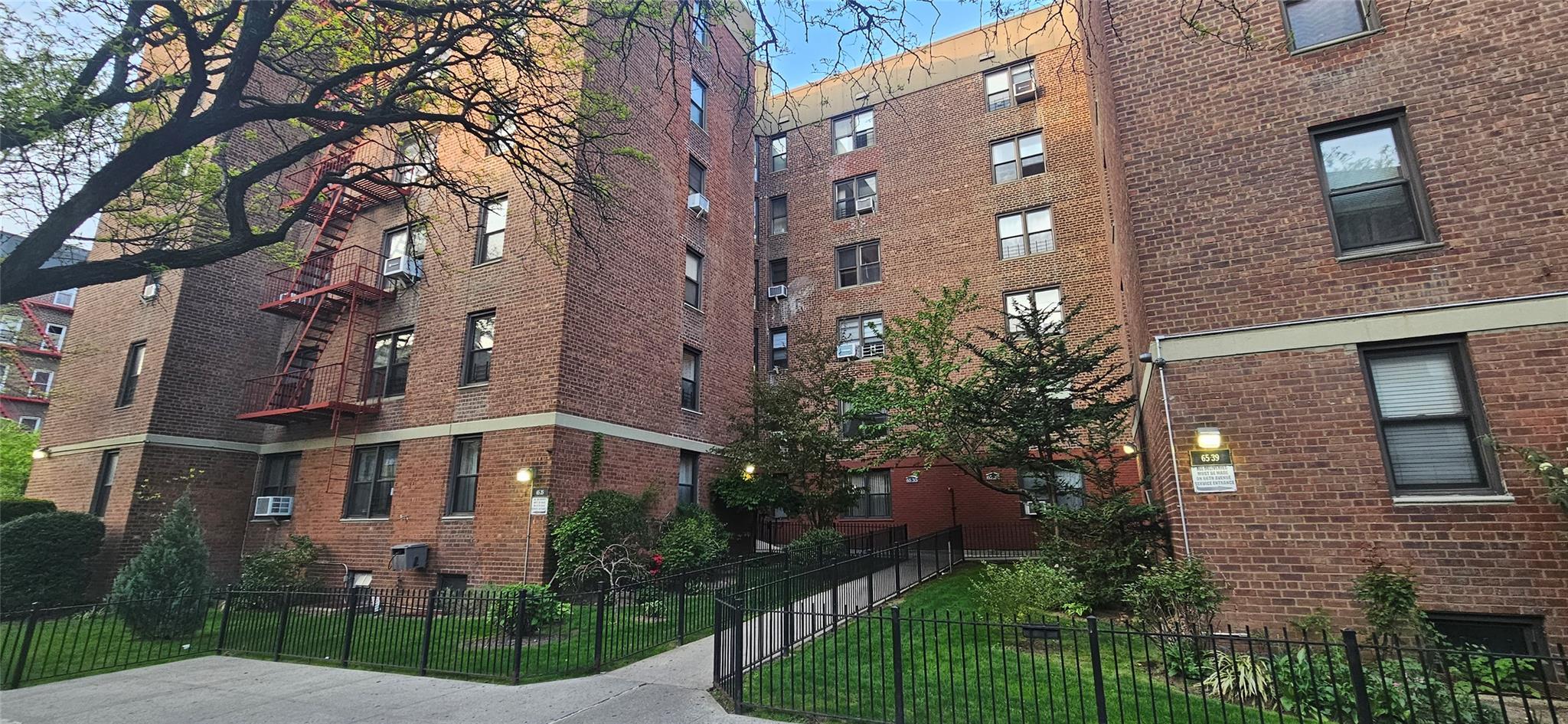 65-35 108th Street # B15, Forest Hills, NY 11375