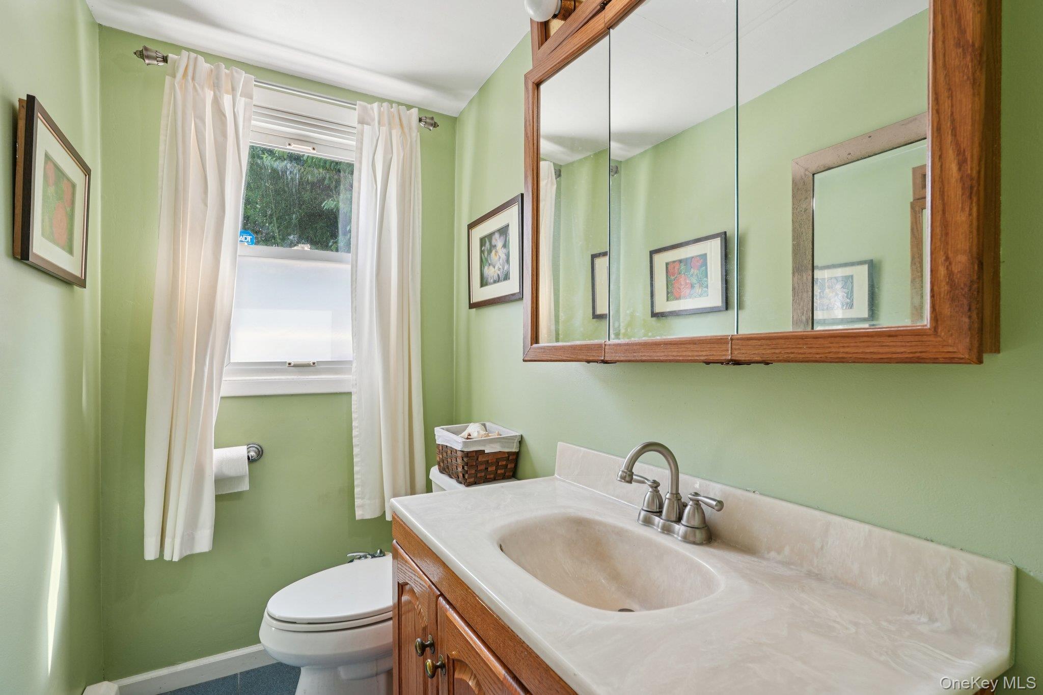 152 Lake Road, Valley Cottage, NY 10989