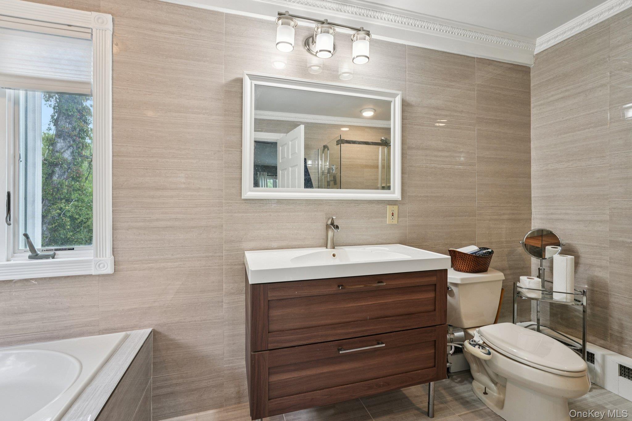 152 Lake Road, Valley Cottage, NY 10989