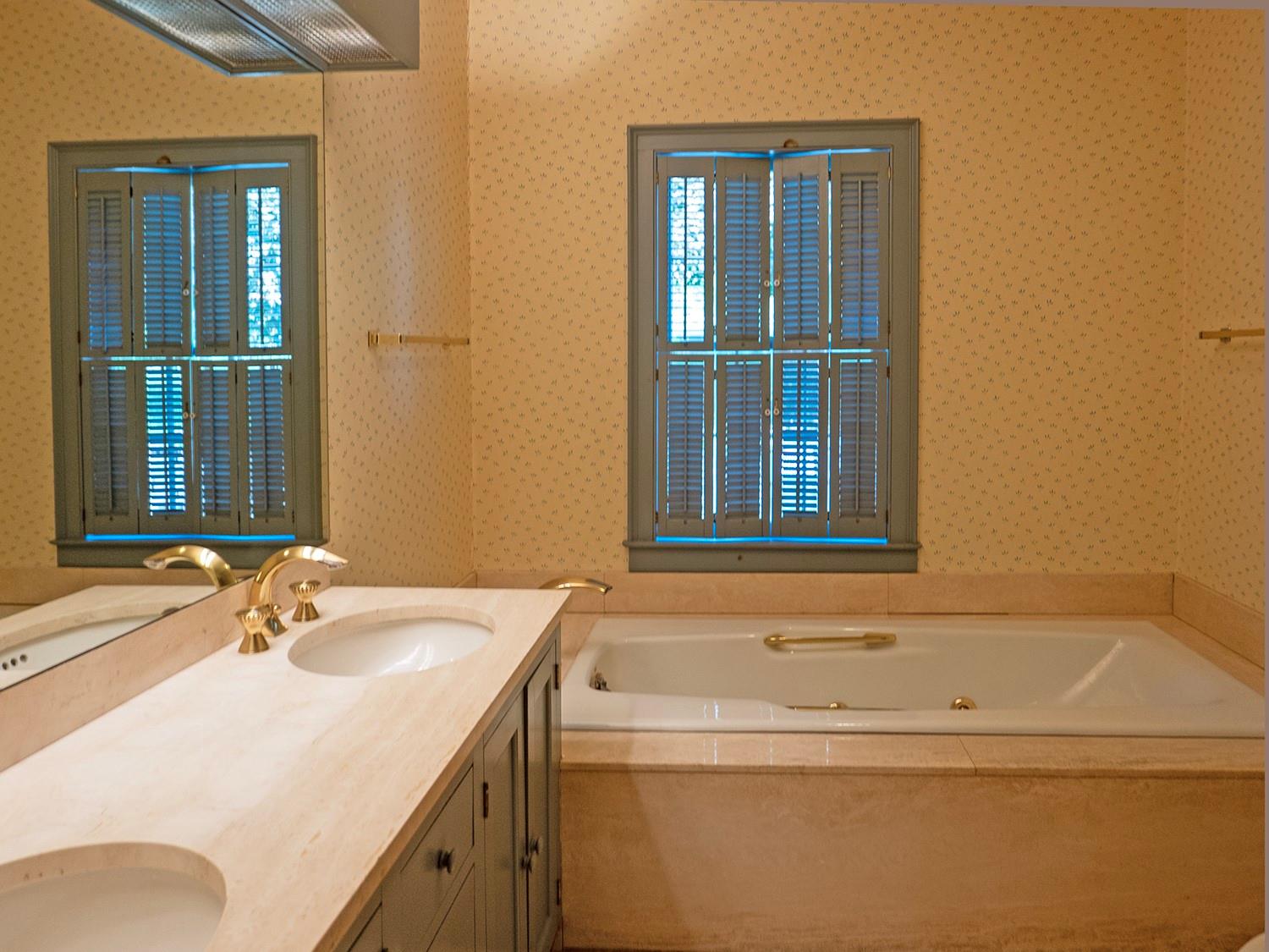 226 County Route 17, Chatham, NY 12184