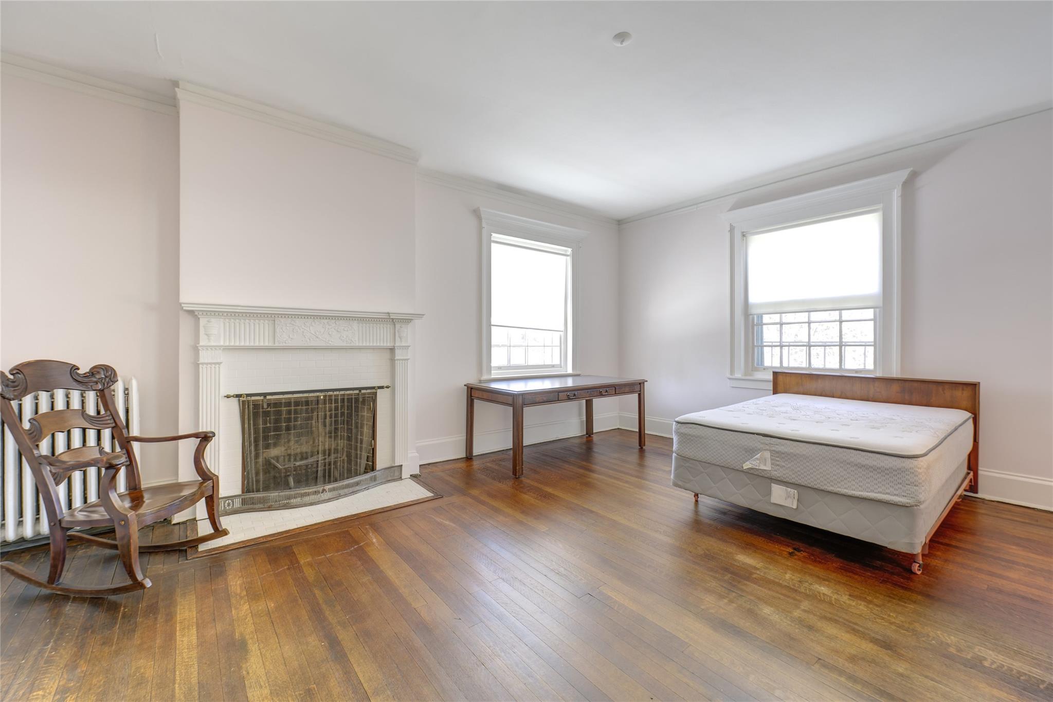 44 North Drive, Manhasset, NY 11030