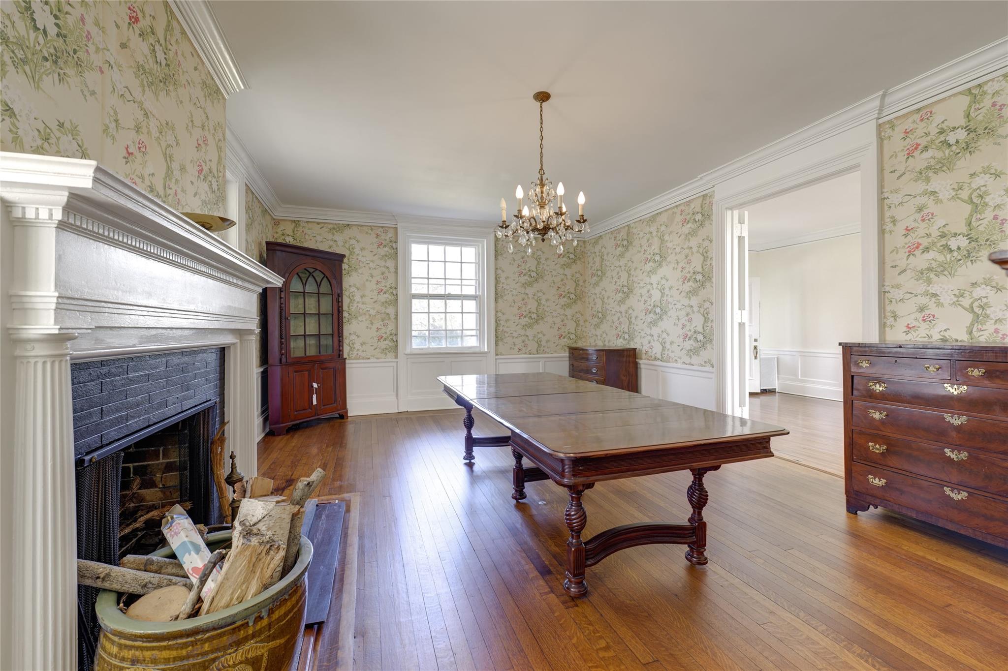 44 North Drive, Manhasset, NY 11030