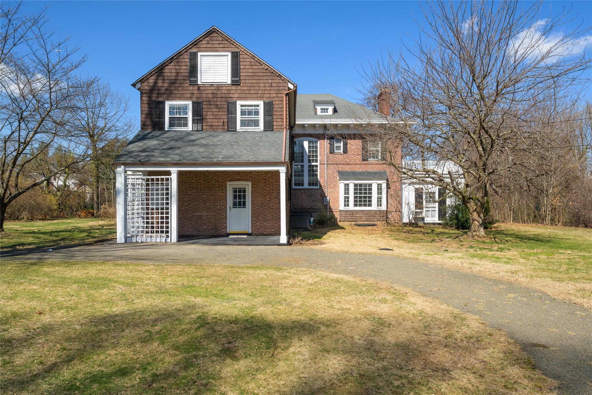 44 North Drive, Manhasset, NY 11030