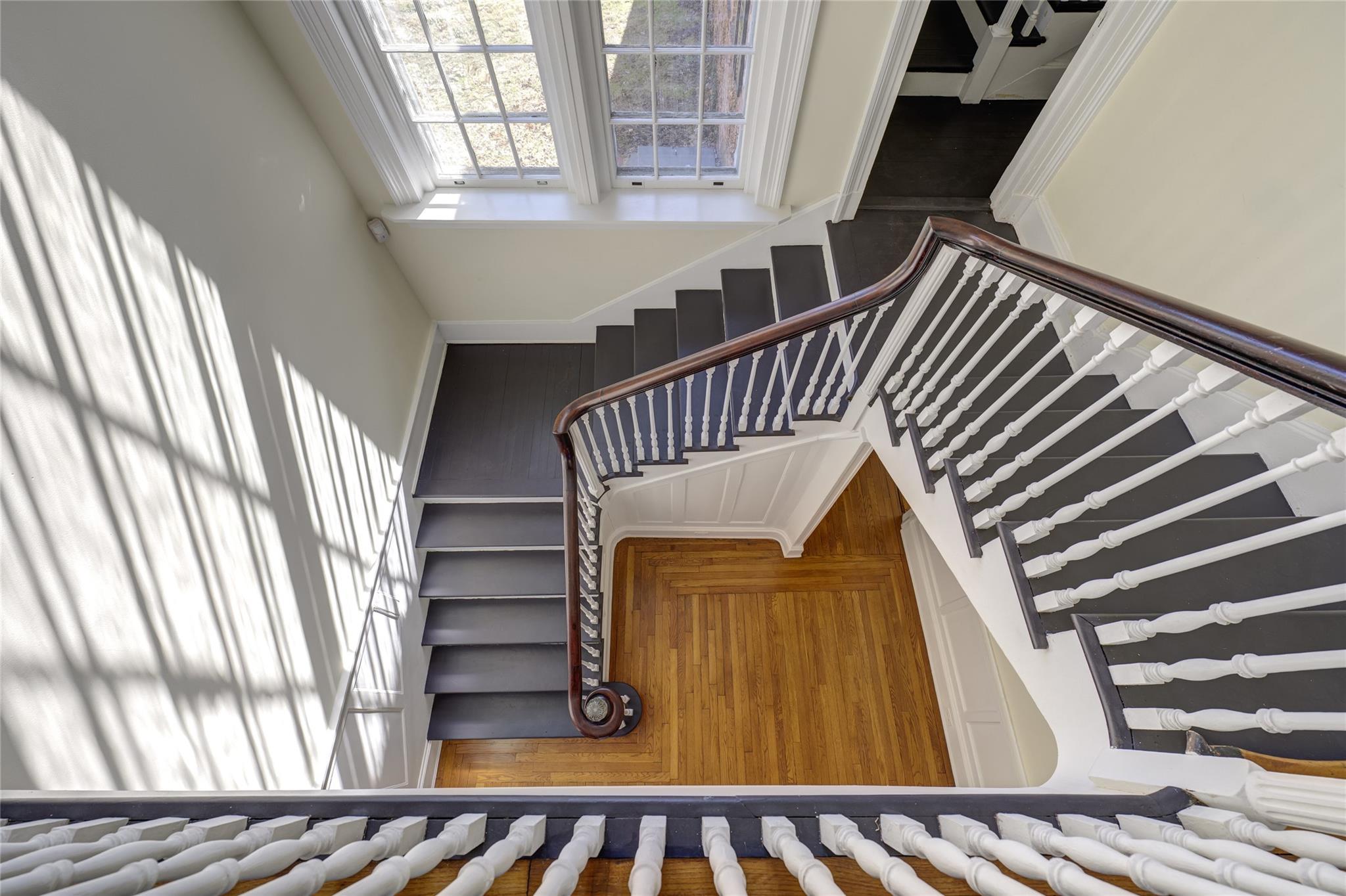 44 North Drive, Manhasset, NY 11030