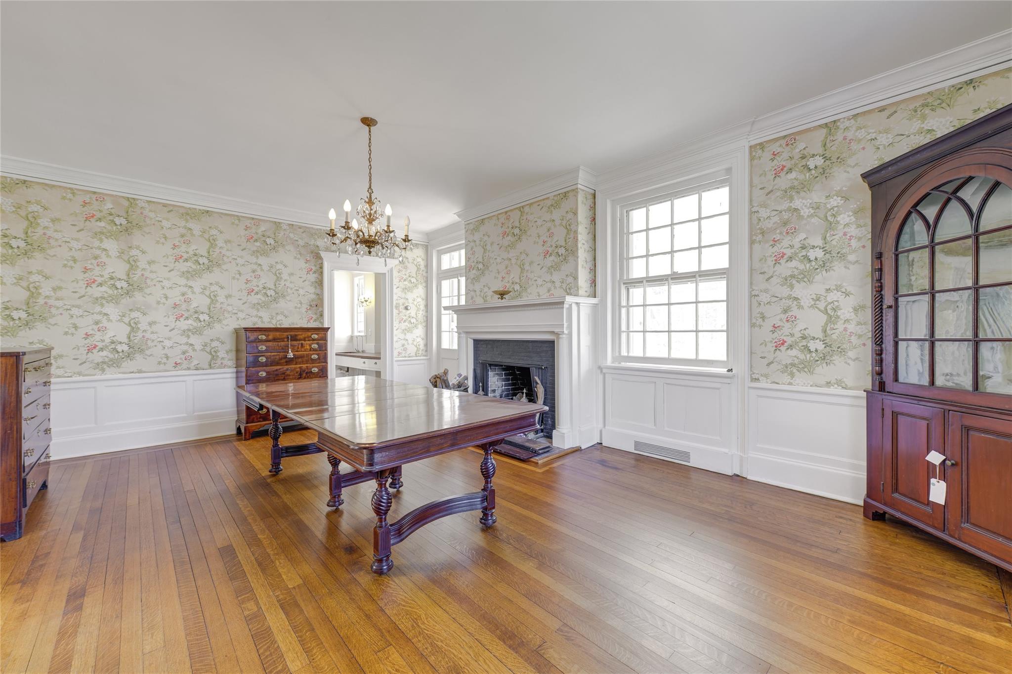 44 North Drive, Manhasset, NY 11030