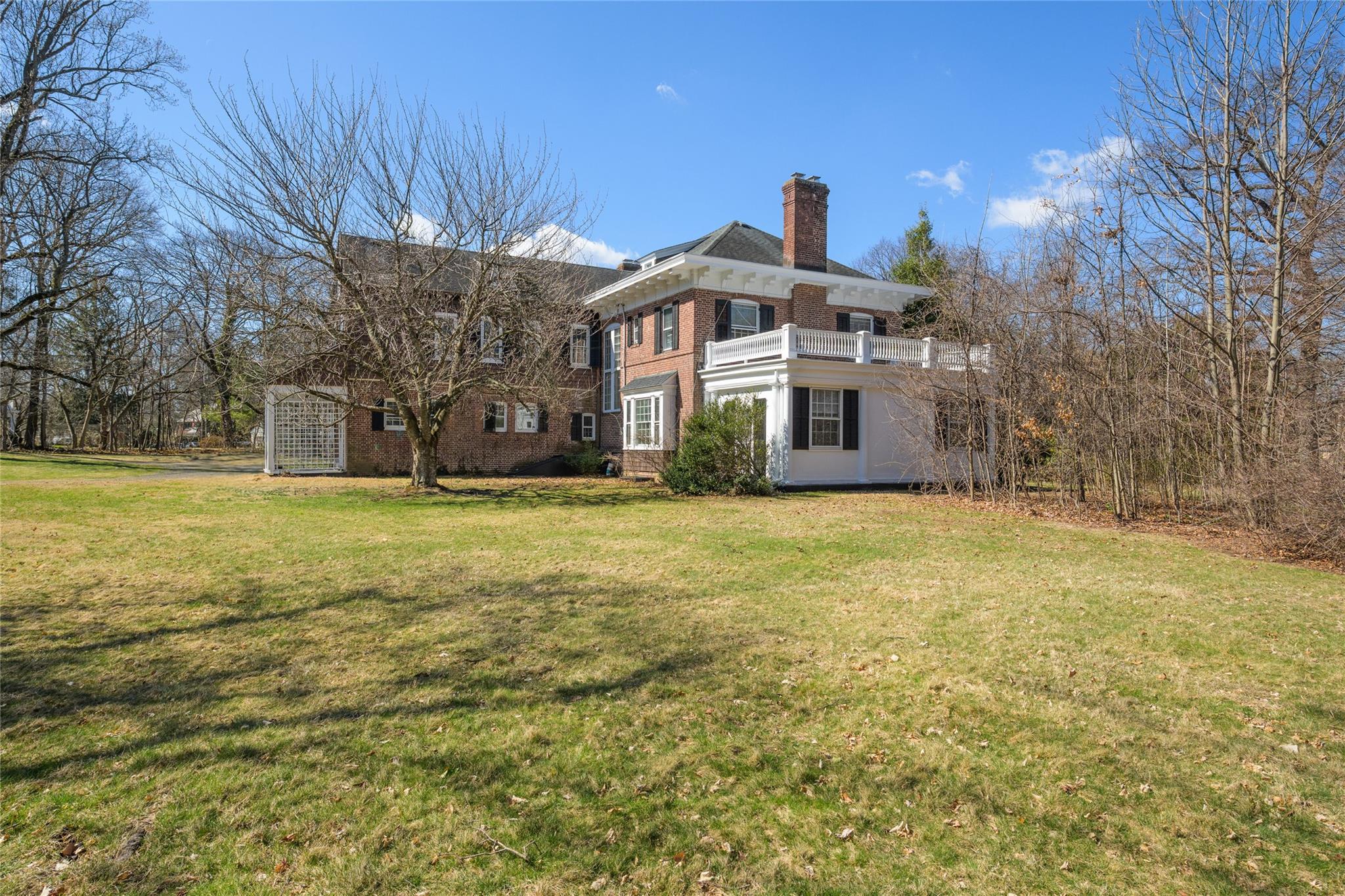 44 North Drive, Manhasset, NY 11030