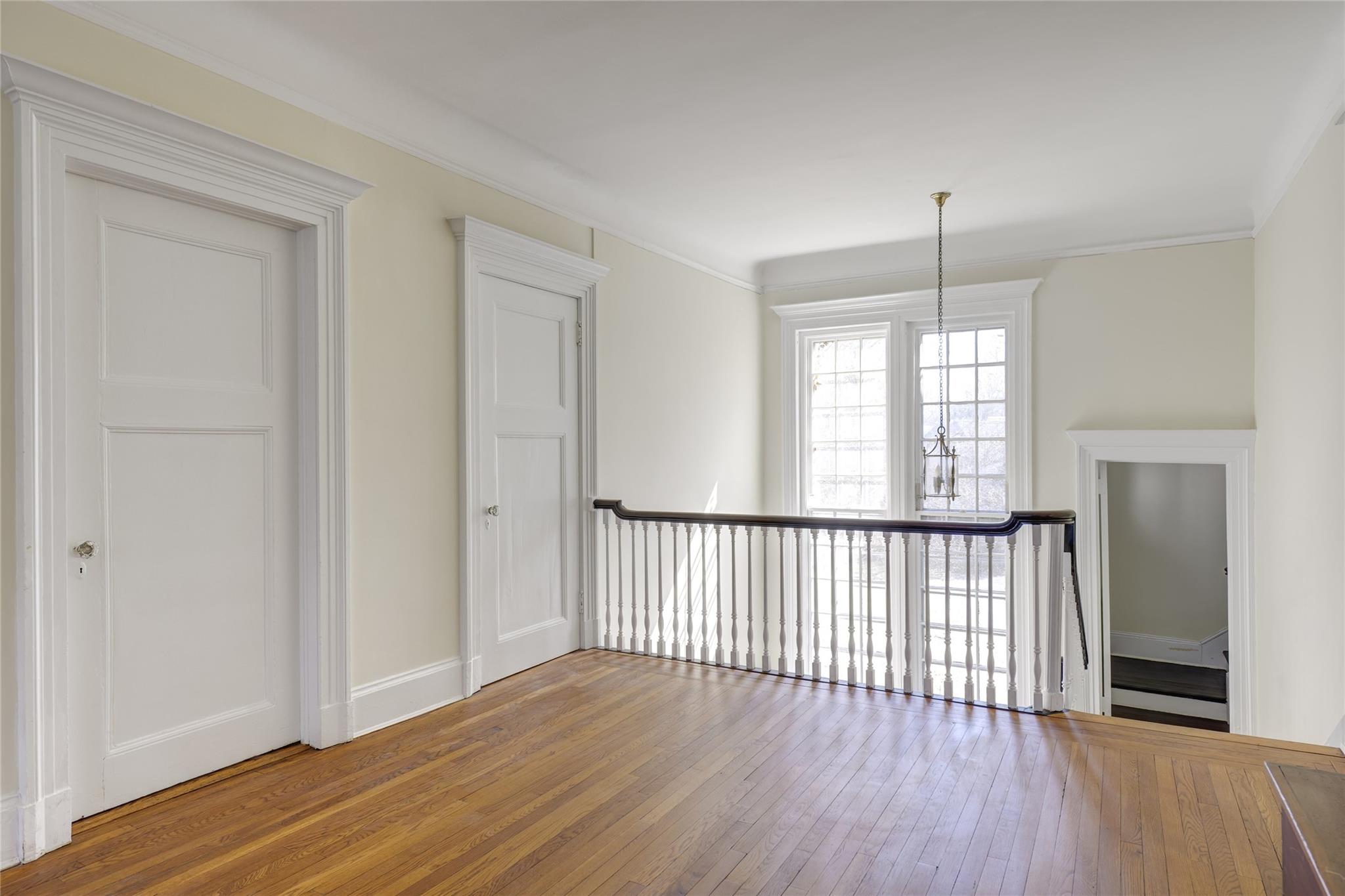 44 North Drive, Manhasset, NY 11030