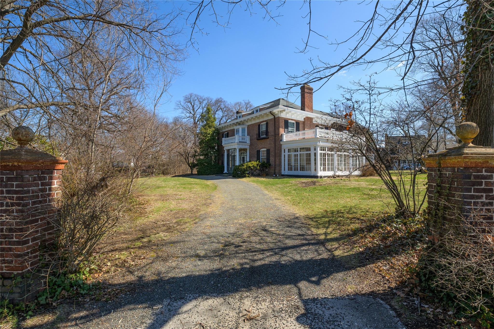 44 North Drive, Manhasset, NY 11030