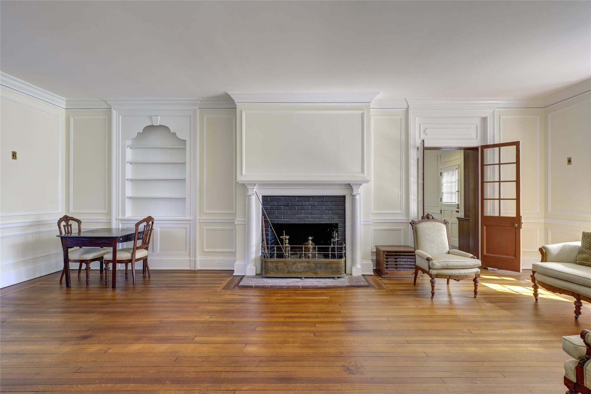 44 North Drive, Manhasset, NY 11030