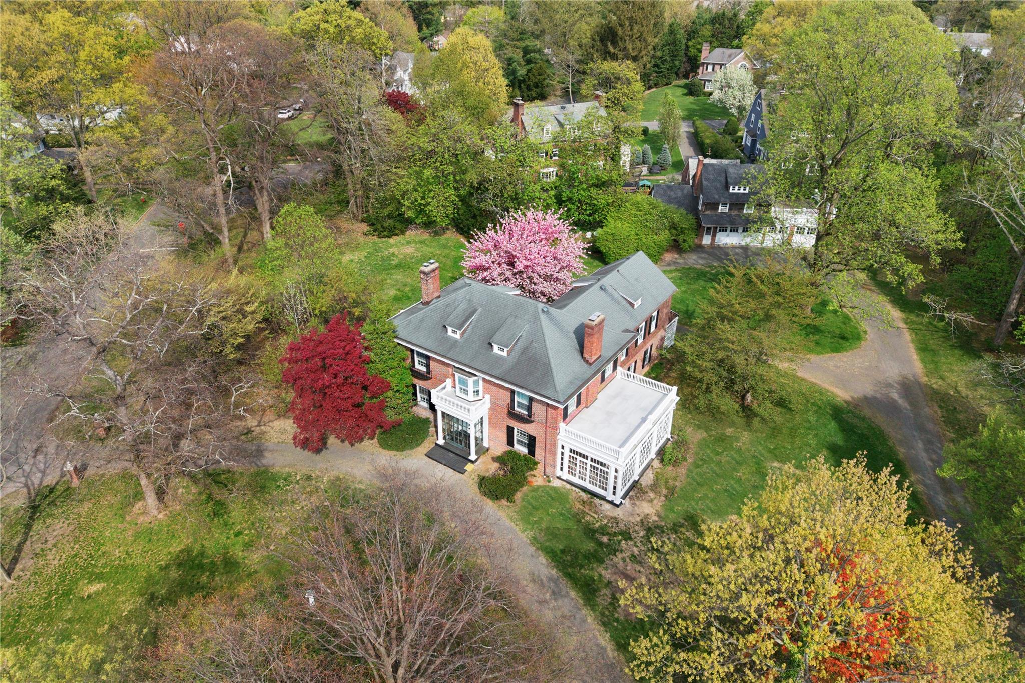 44 North Drive, Manhasset, NY 11030