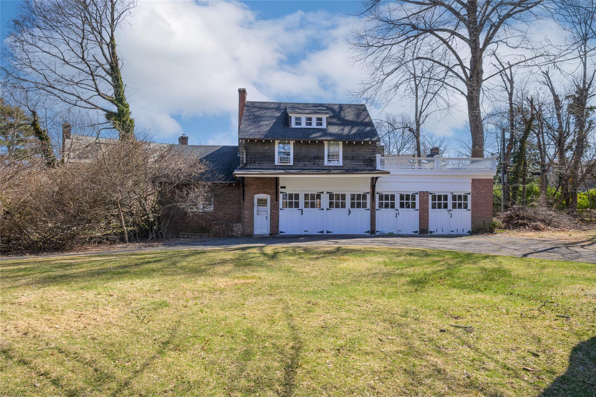 44 North Drive, Manhasset, NY 11030