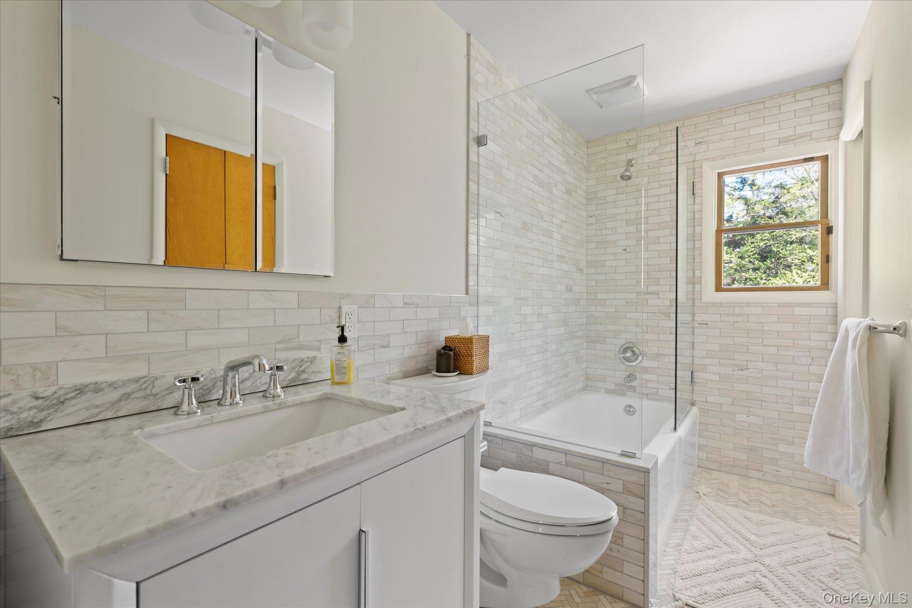 5 Pardam Knoll Road, Miller Place, NY 11764