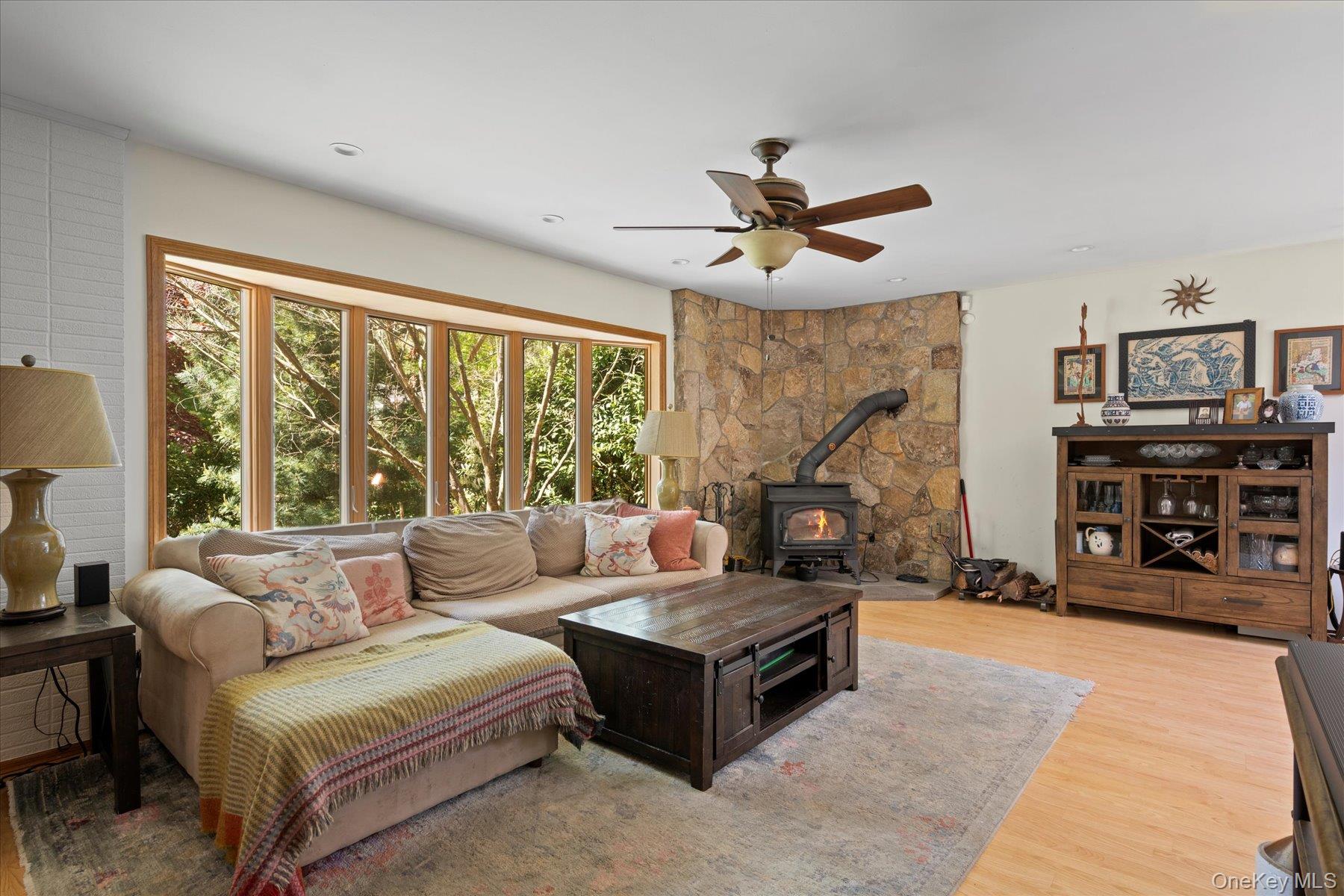 5 Pardam Knoll Road, Miller Place, NY 11764