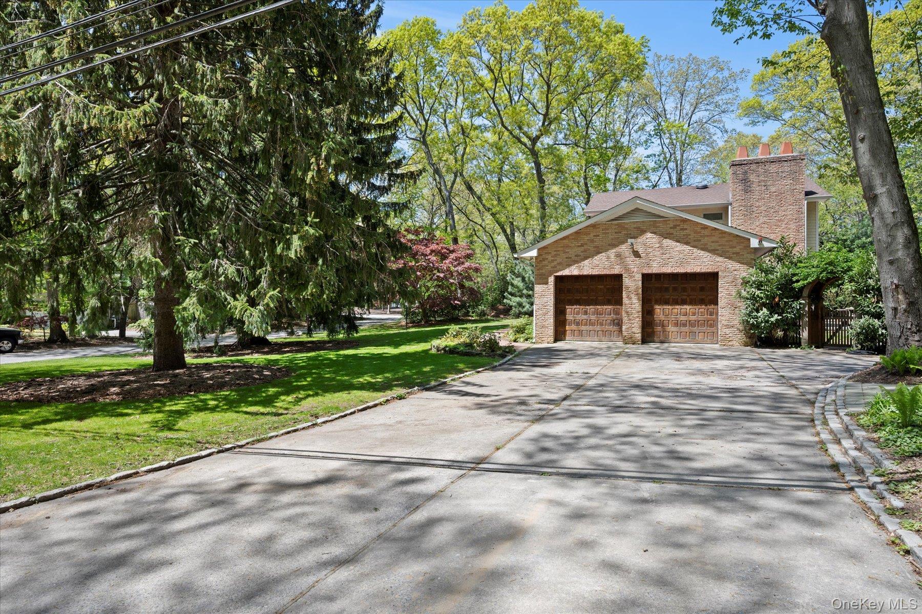 5 Pardam Knoll Road, Miller Place, NY 11764