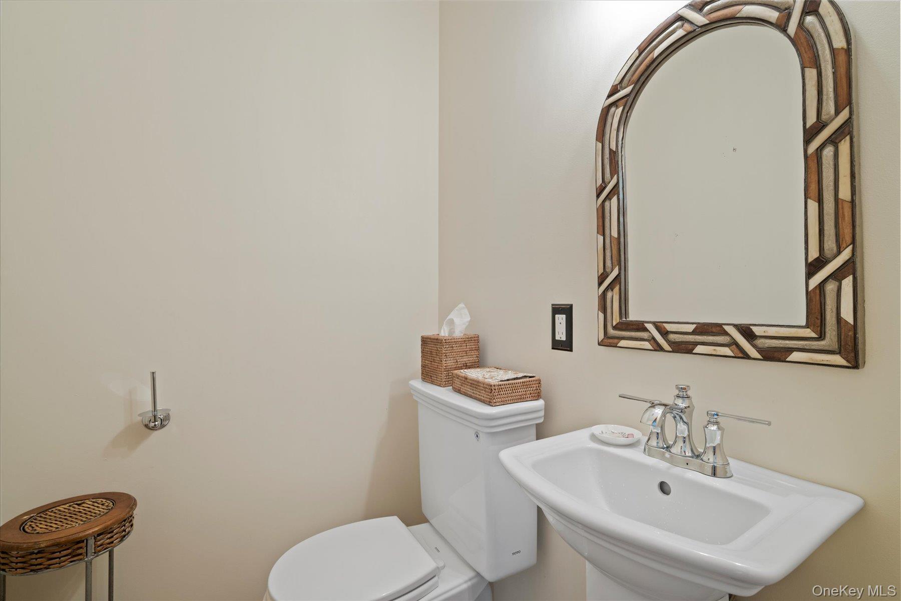 5 Pardam Knoll Road, Miller Place, NY 11764