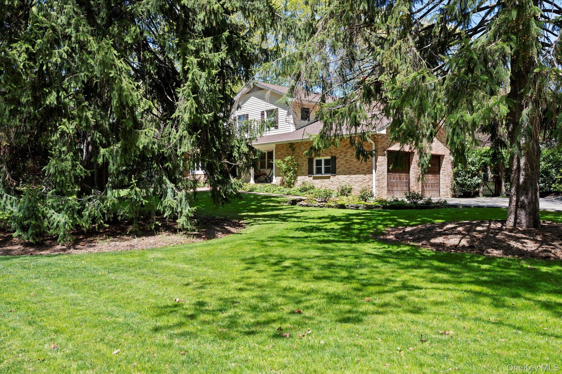 5 Pardam Knoll Road, Miller Place, NY 11764