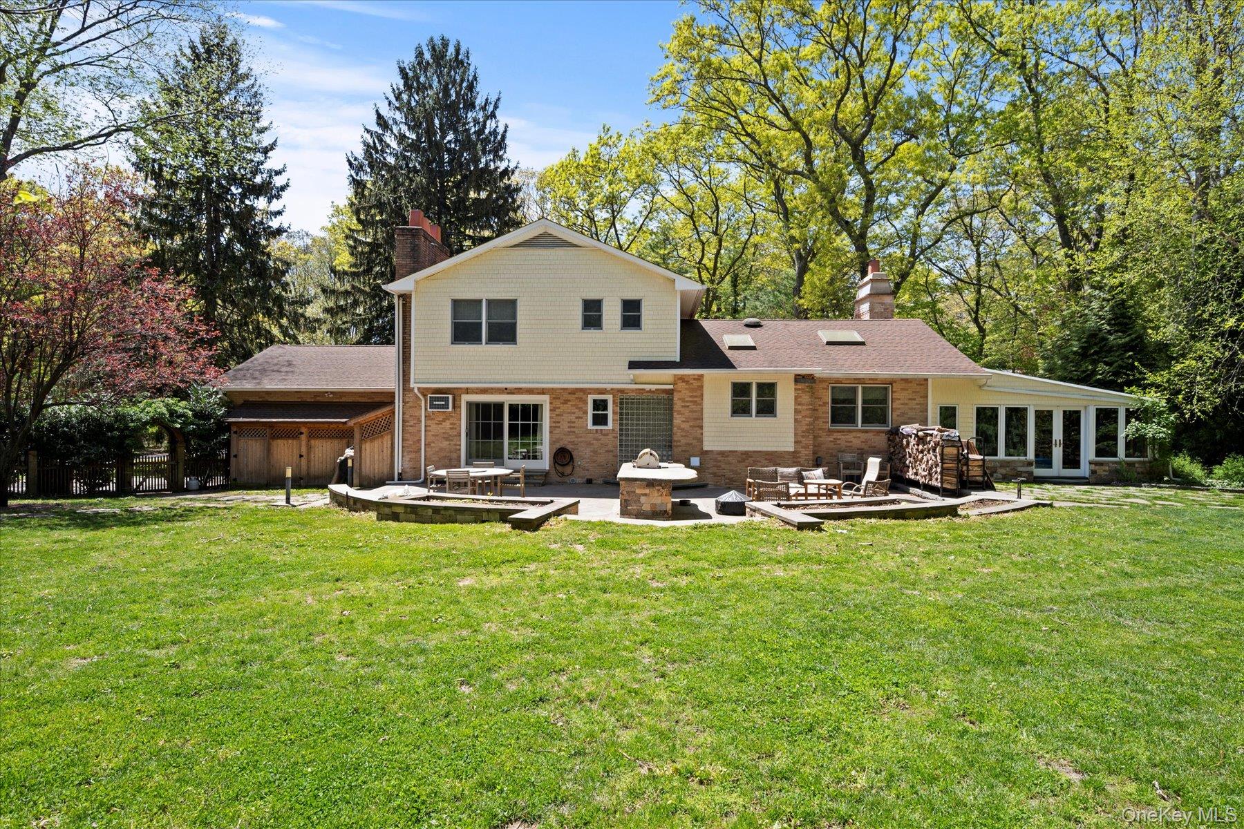 5 Pardam Knoll Road, Miller Place, NY 11764