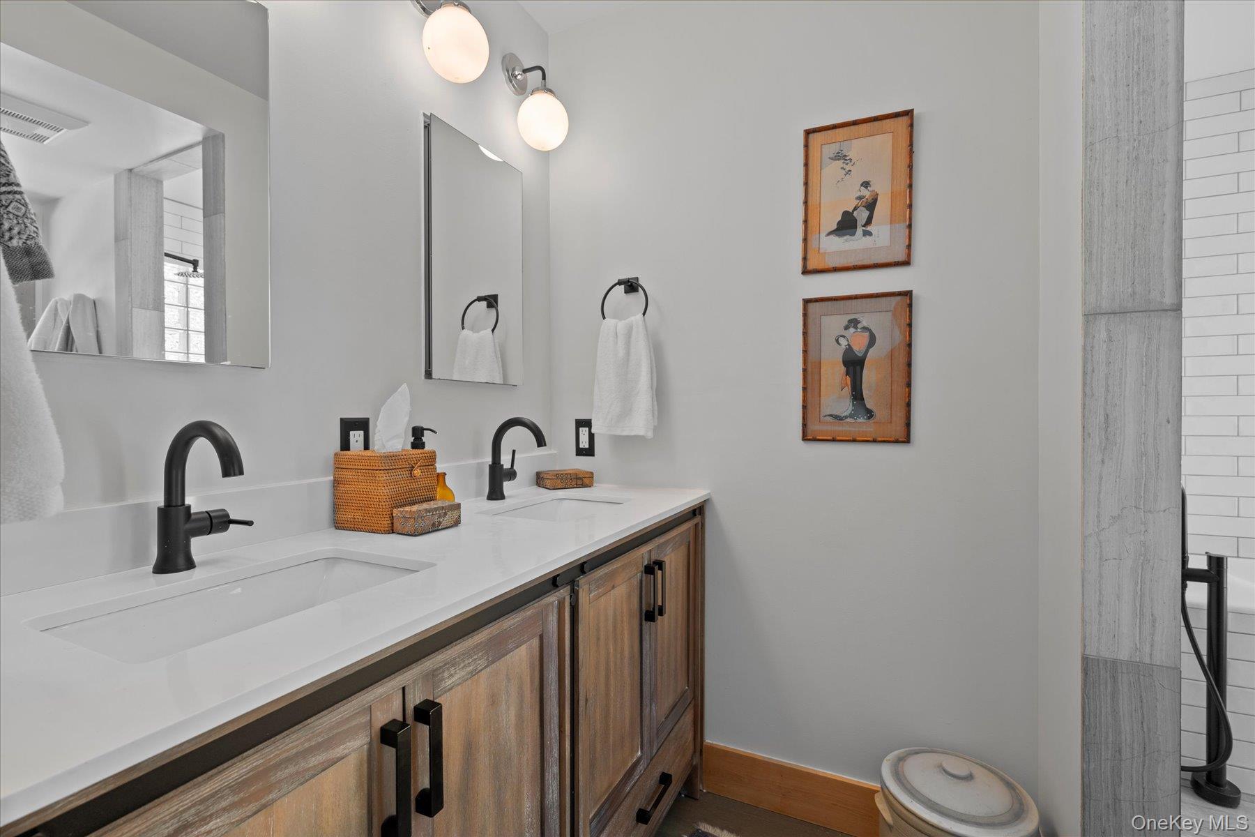 5 Pardam Knoll Road, Miller Place, NY 11764