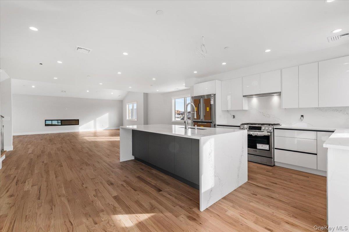 56 Oregon Street, Long Beach, NY 11561