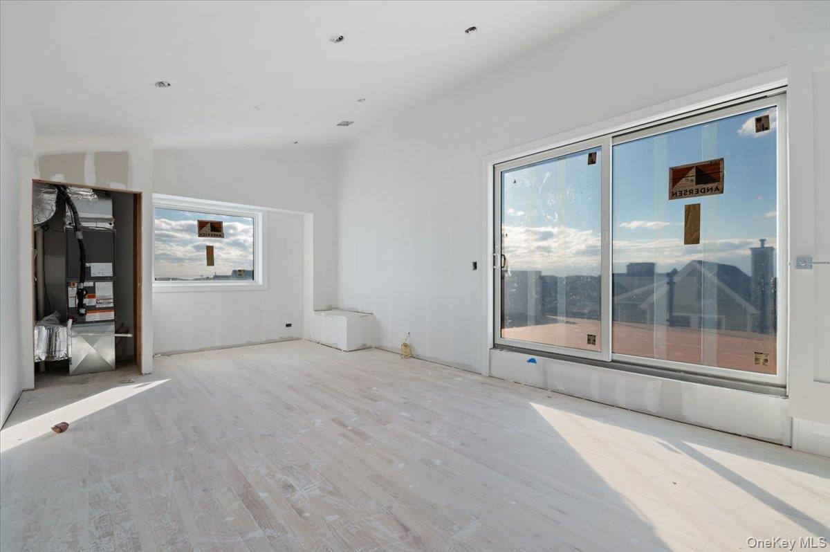 56 Oregon Street, Long Beach, NY 11561