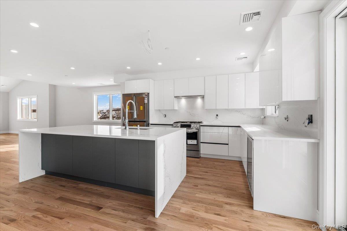 56 Oregon Street, Long Beach, NY 11561