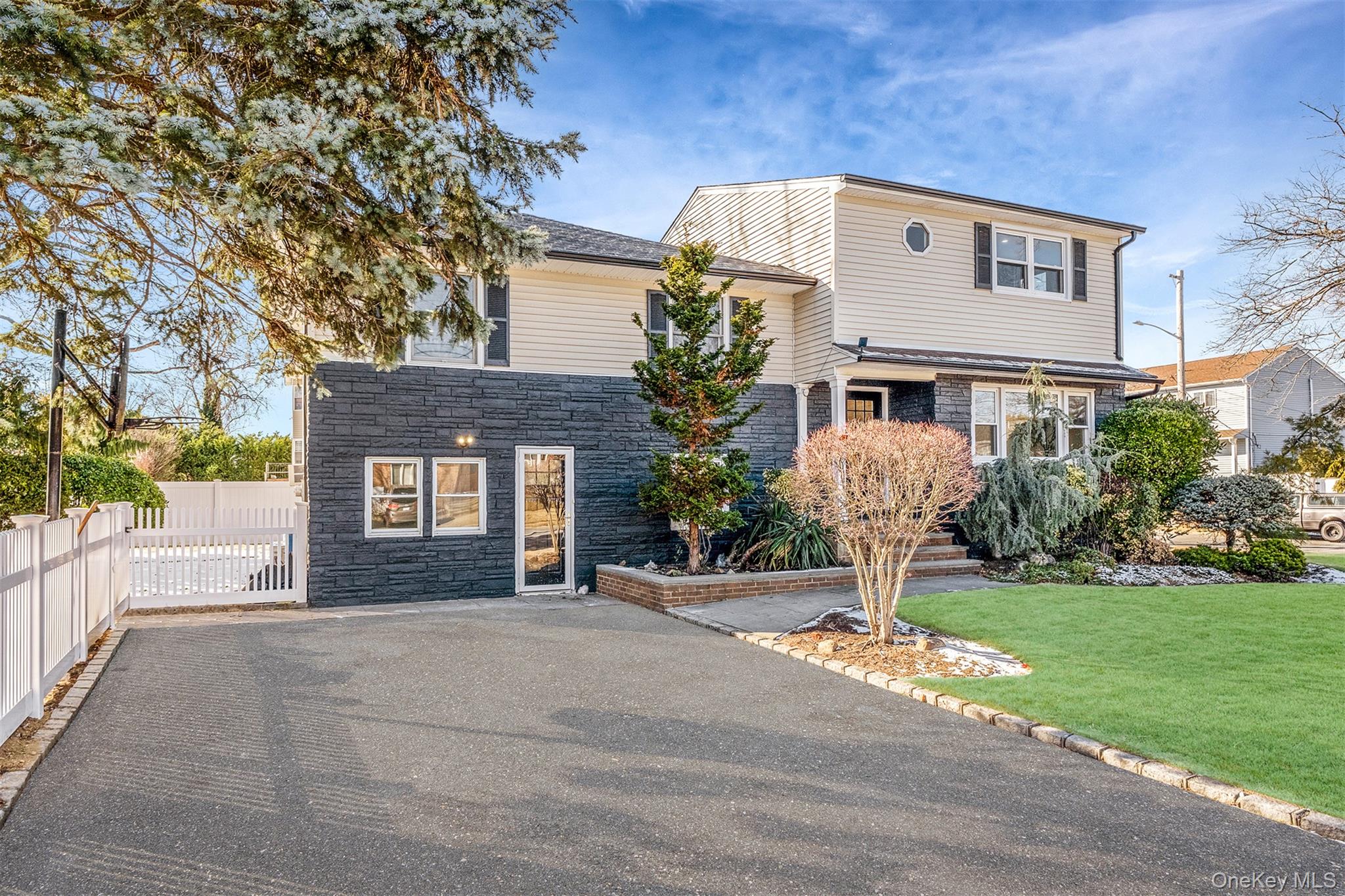 2810 Wynsum Avenue, Merrick, NY 11566