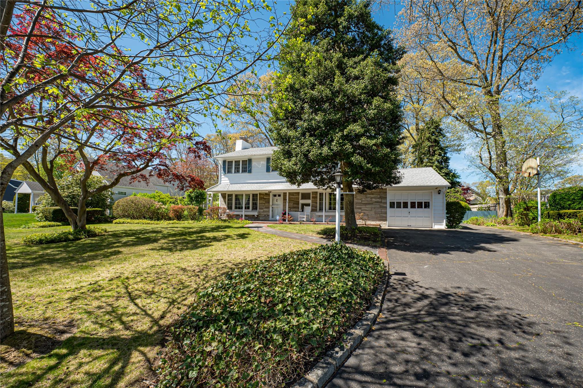 105 Ketewamoke Avenue, Babylon, NY 11702