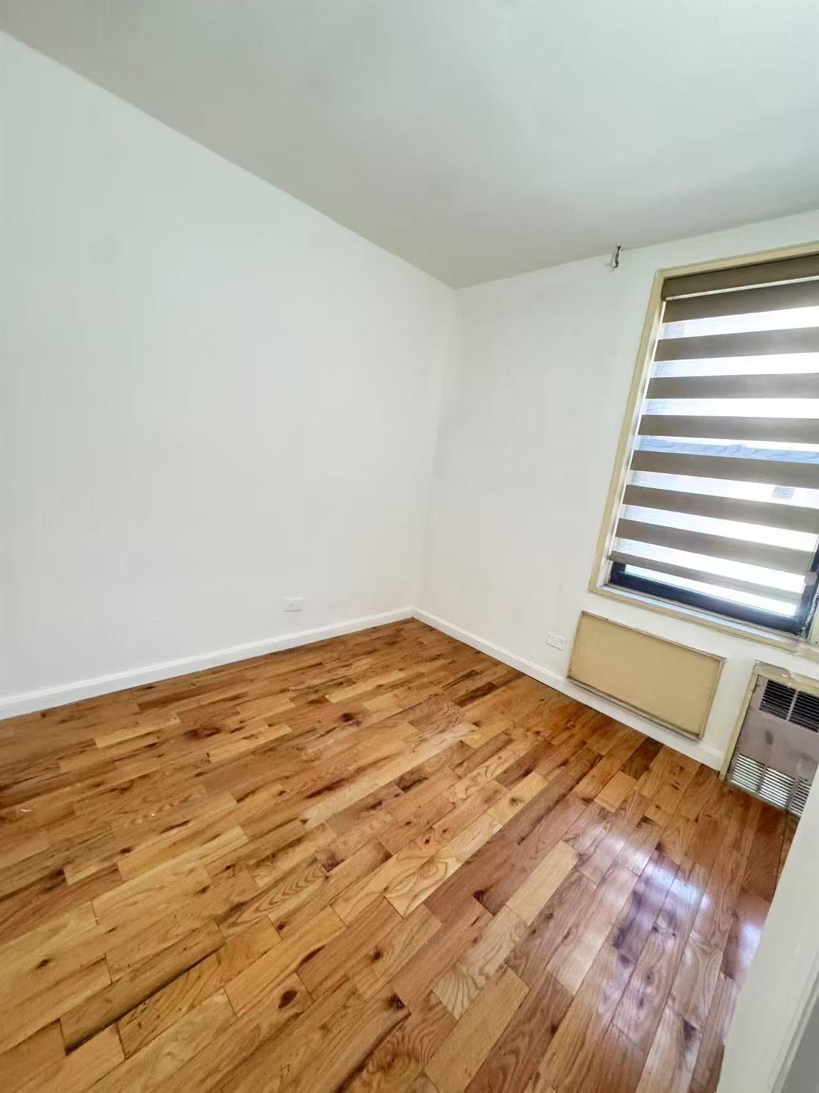 38-25 Parsons Blvd # 2 O, Flushing, NY 11354