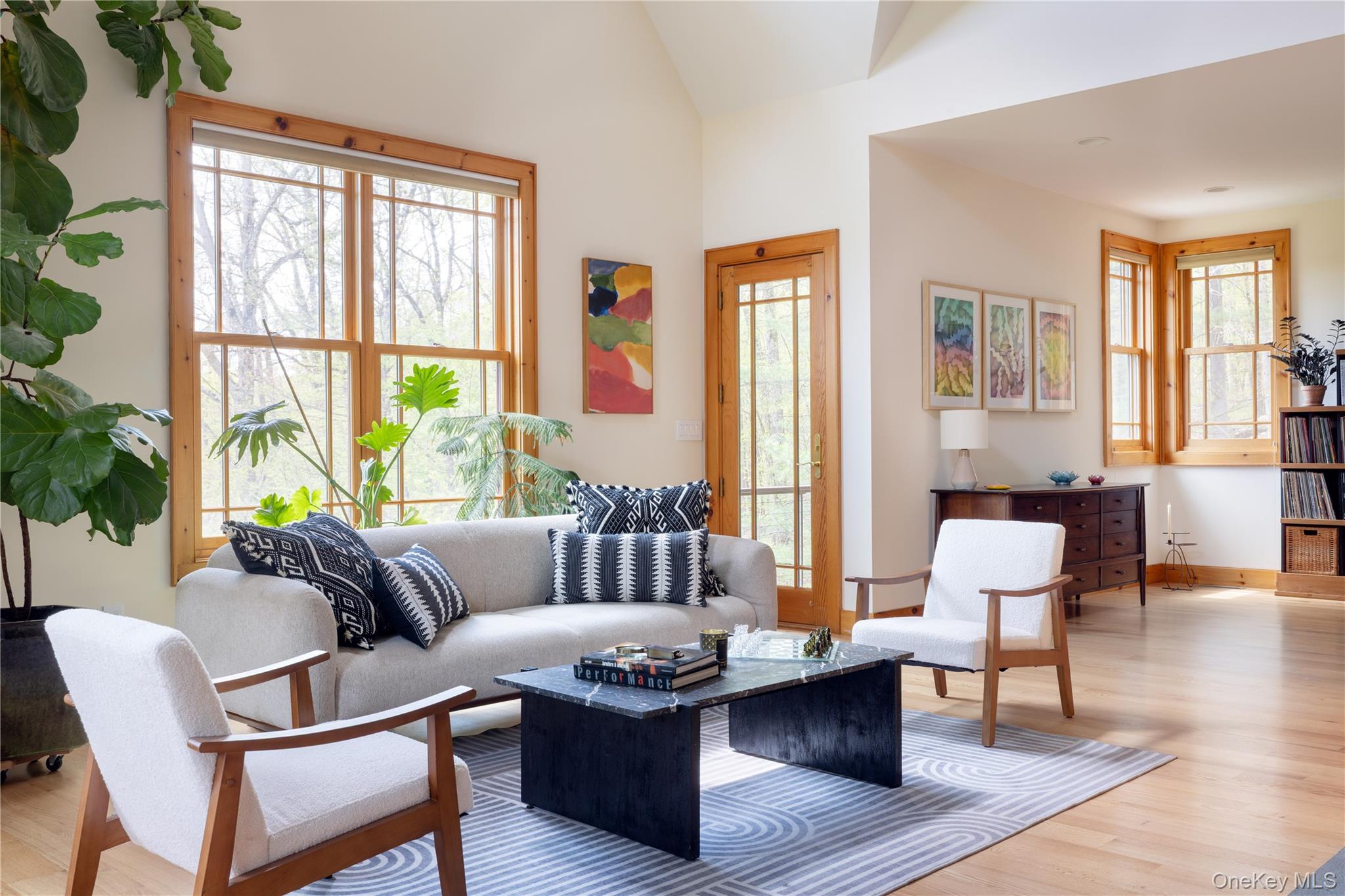 15 Old Farm Road, Rhinebeck, NY 12572