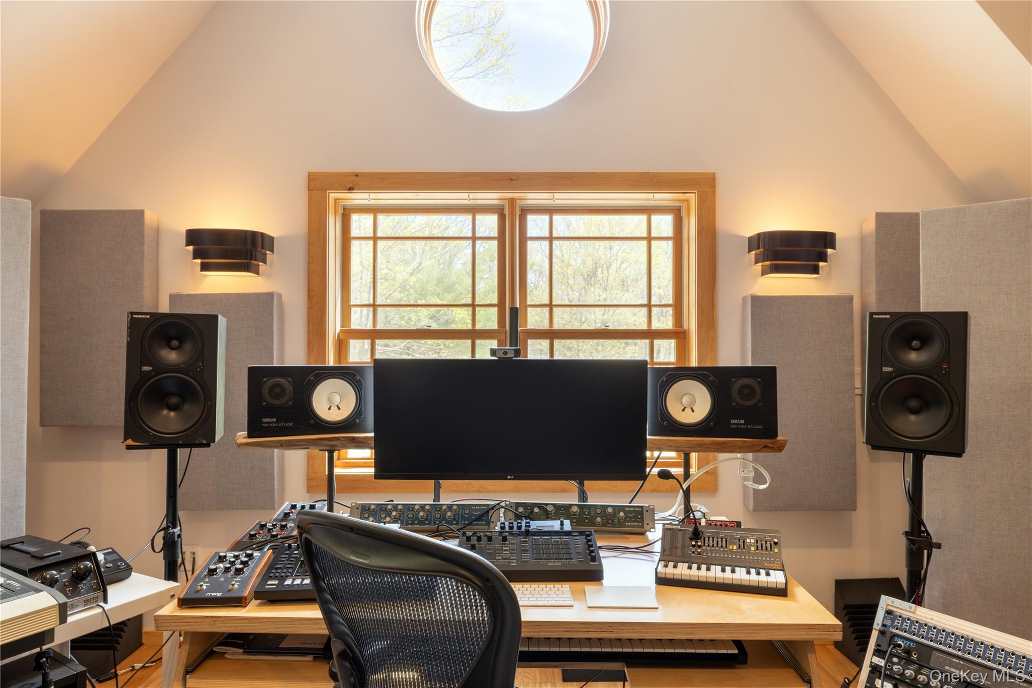 15 Old Farm Road, Rhinebeck, NY 12572