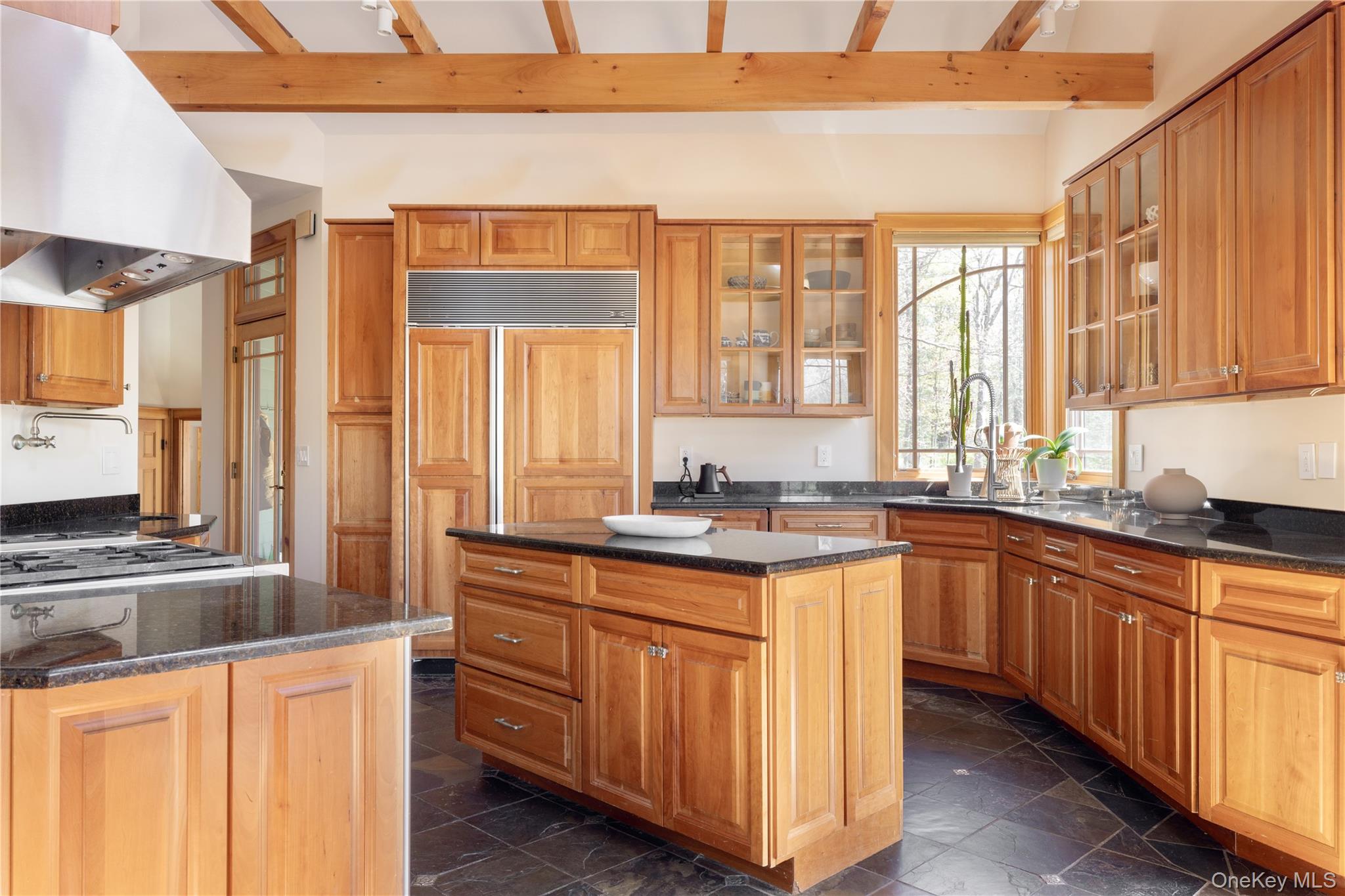 15 Old Farm Road, Rhinebeck, NY 12572