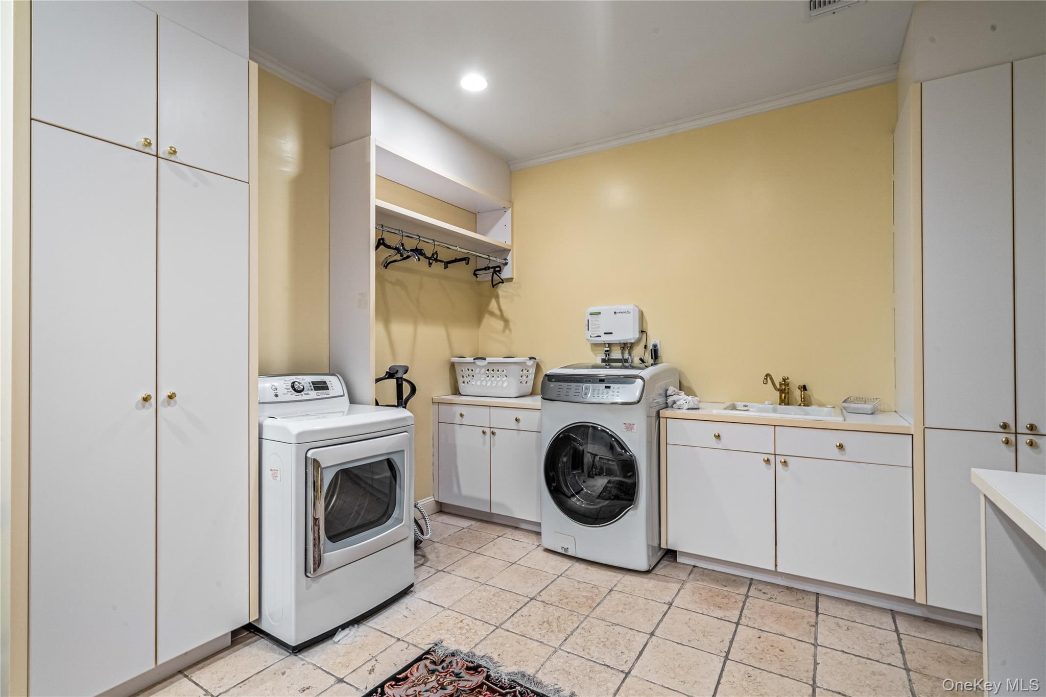 167 Brookville Road, Brookville, NY 11545