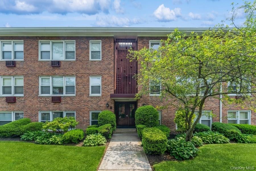61 Maine Avenue # B21, Rockville Centre, NY 11570