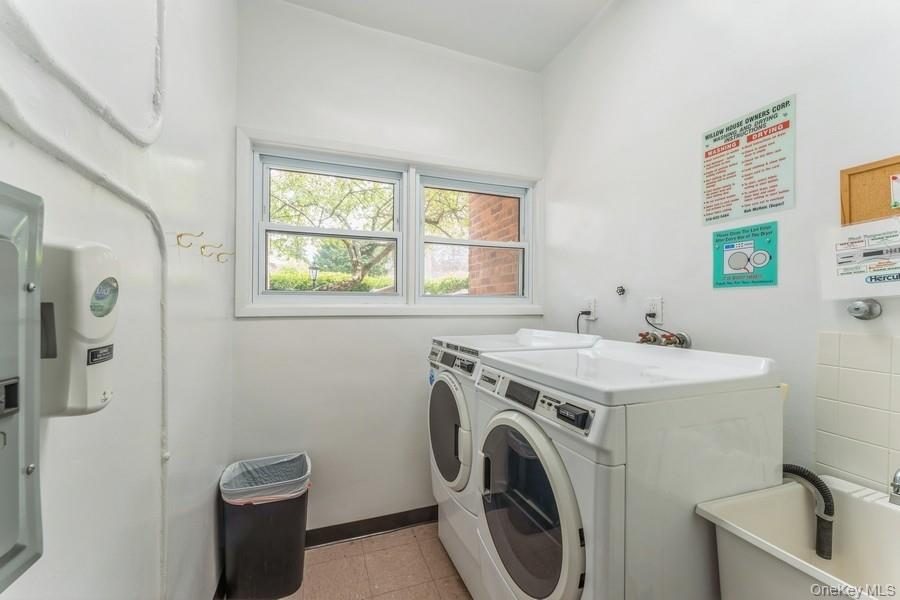 61 Maine Avenue # B21, Rockville Centre, NY 11570