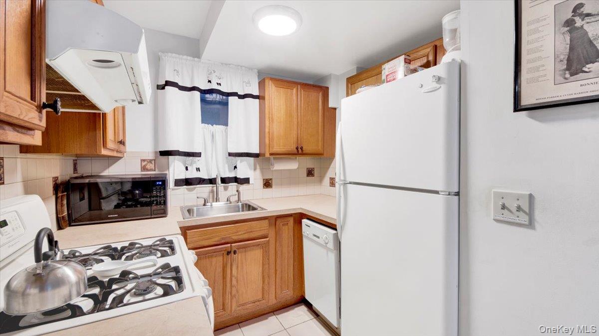 178 Crescent Place, Yonkers, NY 10704