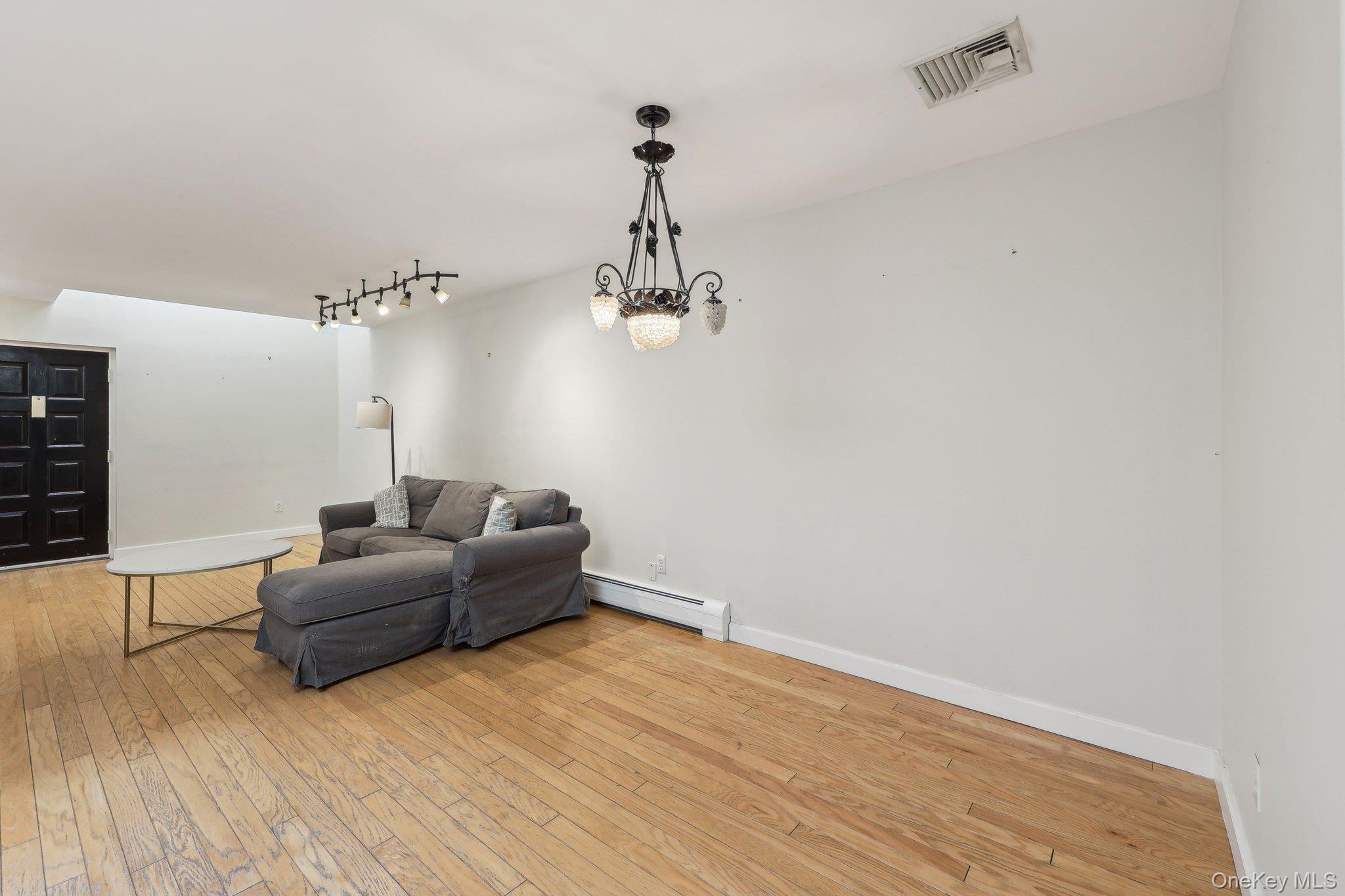 215 Washington Street # 19, Tappan, NY 10983