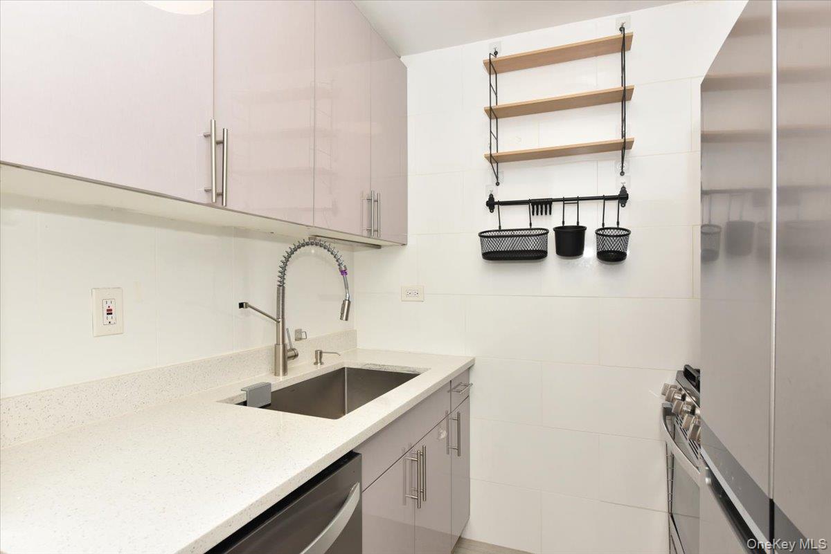 18-15 215th Street # 4L, Bayside, NY 11360