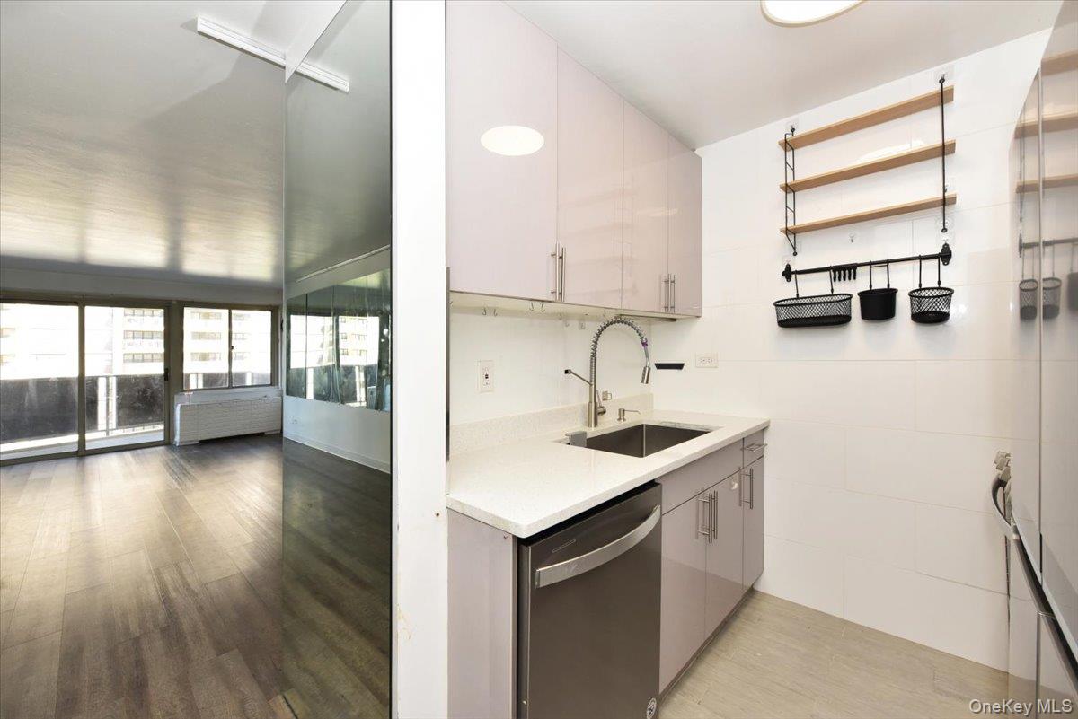 18-15 215th Street # 4L, Bayside, NY 11360