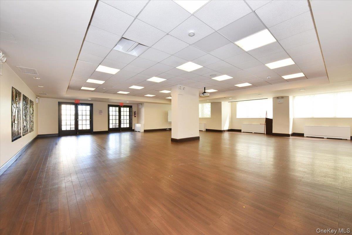 18-15 215th Street # 4L, Bayside, NY 11360