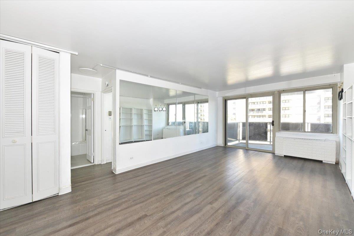 18-15 215th Street # 4L, Bayside, NY 11360