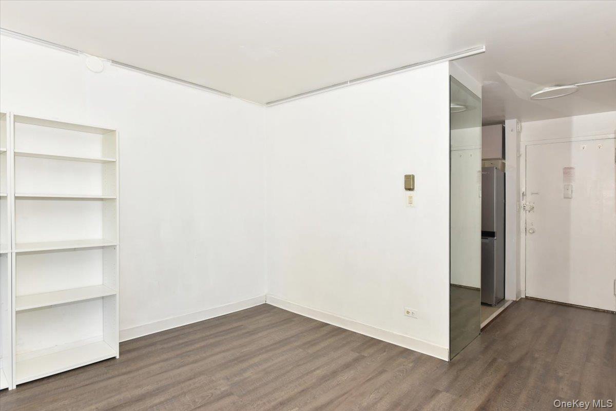 18-15 215th Street # 4L, Bayside, NY 11360