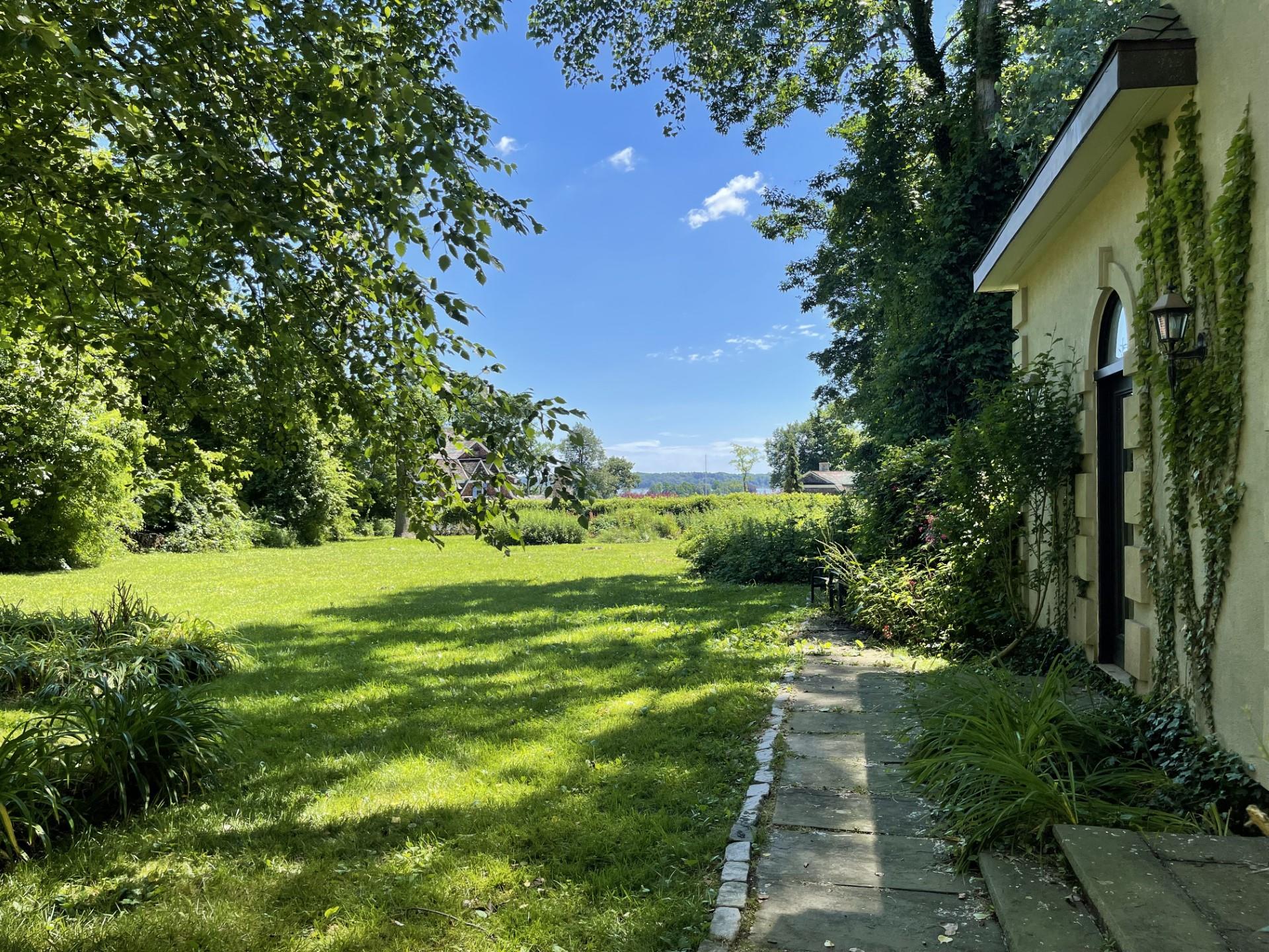 358 Centre Island Road, Centre Island, NY 11771