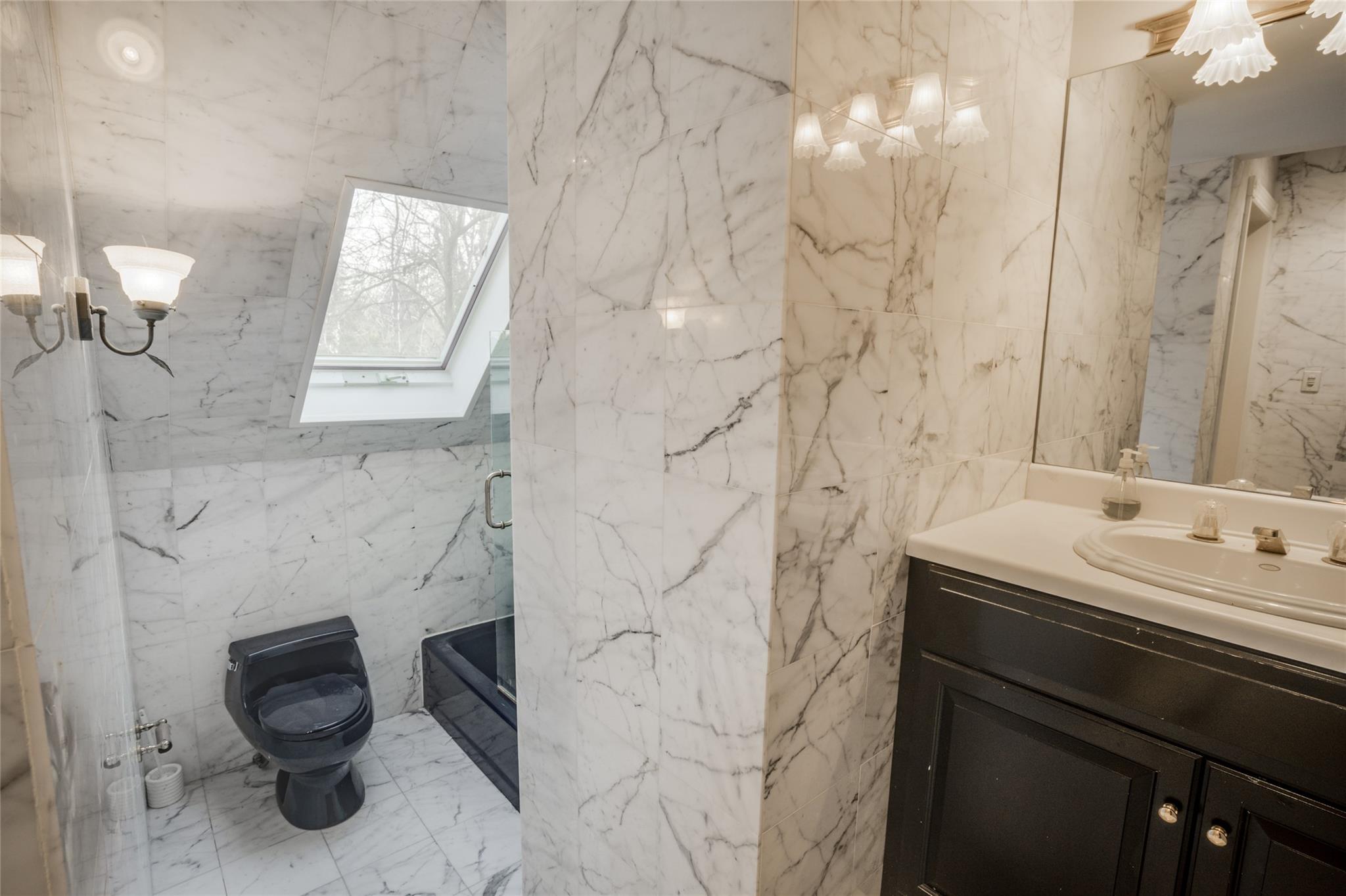 358 Centre Island Road, Centre Island, NY 11771