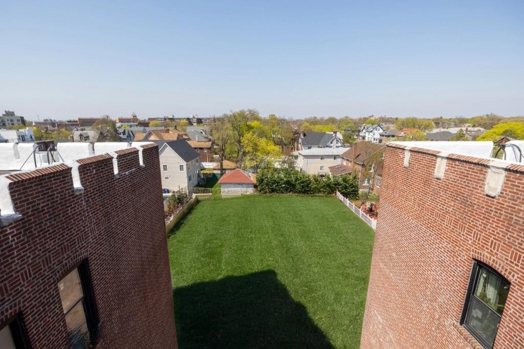 910 Dinsmore Avenue, Far Rockaway, NY 11691