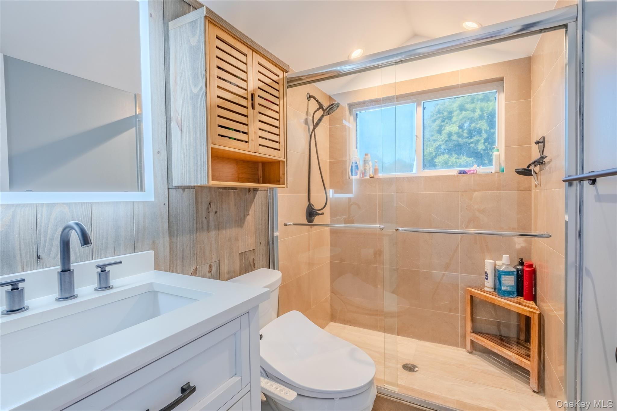 53 Old Neck Road S, Center Moriches, NY 11934