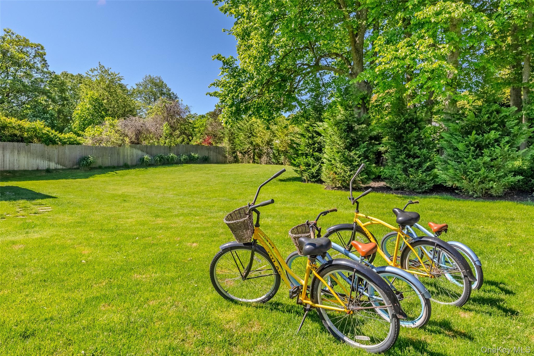 53 Old Neck Road S, Center Moriches, NY 11934