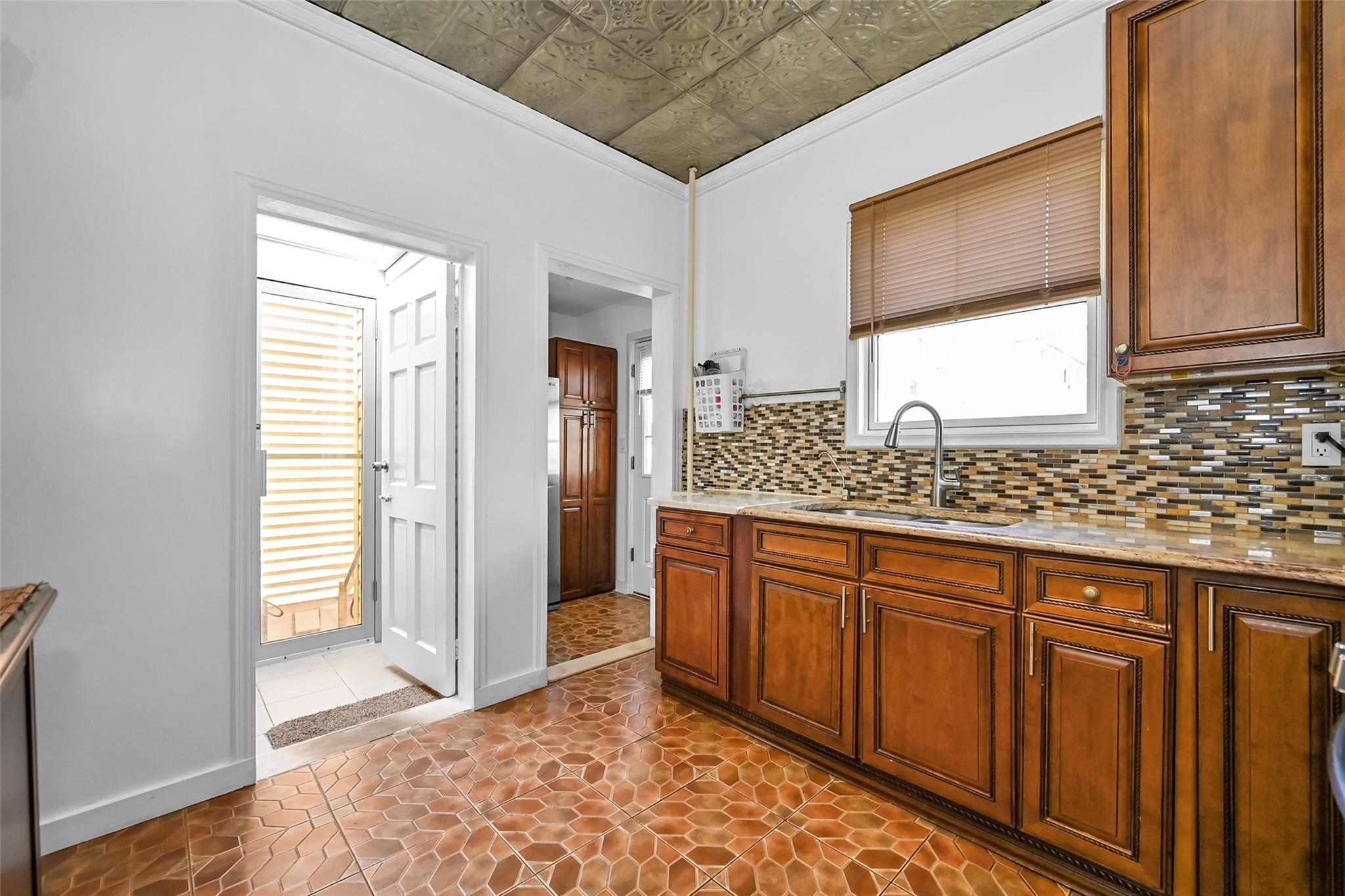 87-71 111th Street, Richmond Hill, NY 11418